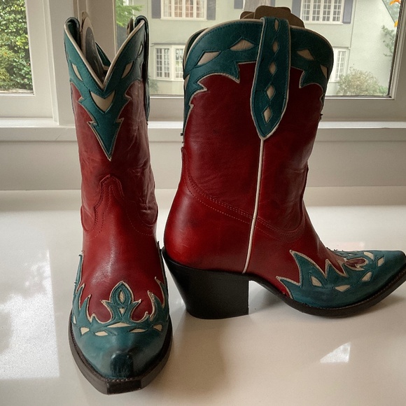 Ariat 8-1/2”  boots - Picture 1 of 6